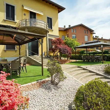 Διαμέρισμα Azalea Leonardo Academy, Mxp & Lakes *